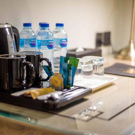 Hotel Dgates Lahore Bagian luar foto
