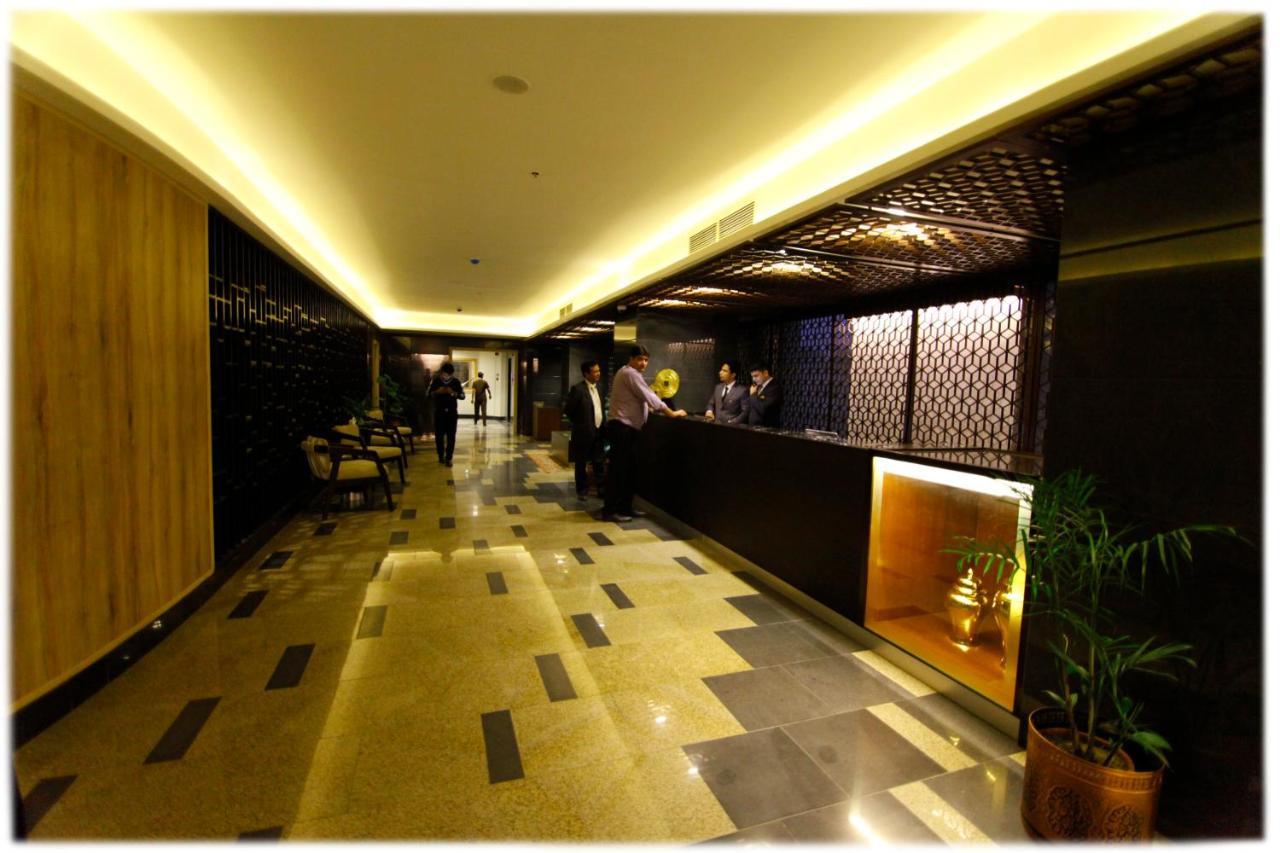 Hotel Dgates Lahore Bagian luar foto