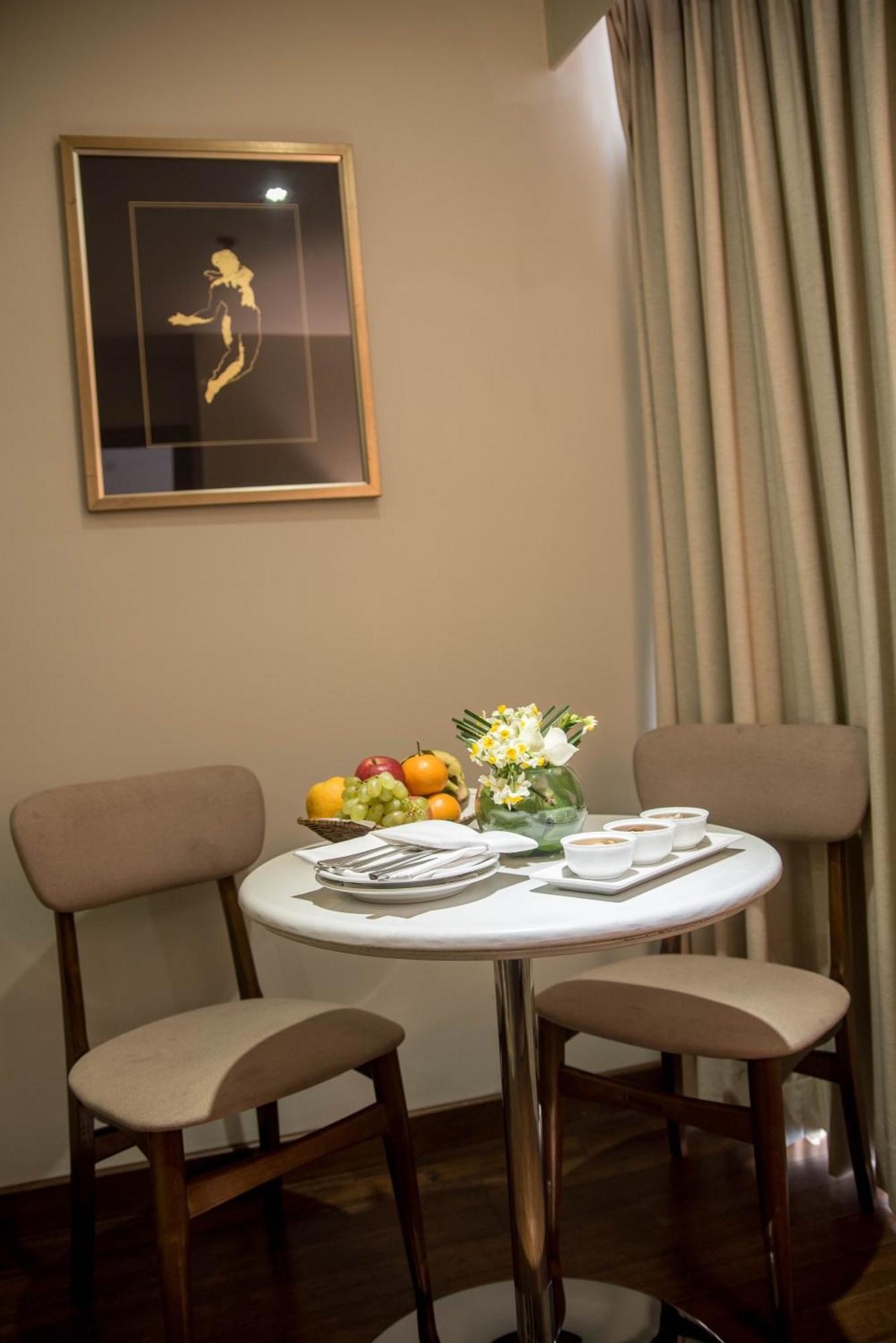 Hotel Dgates Lahore Bagian luar foto