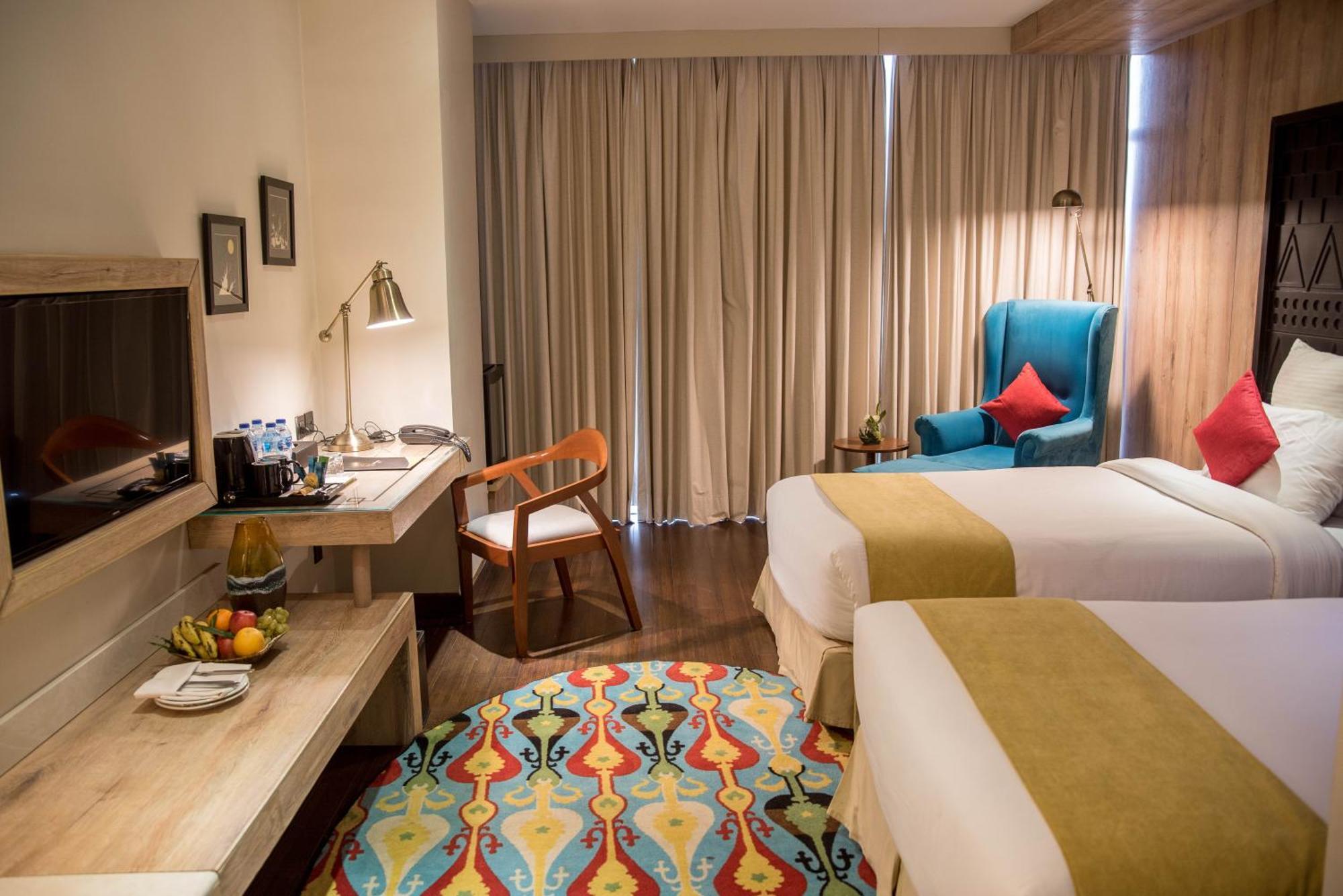 Hotel Dgates Lahore Bagian luar foto