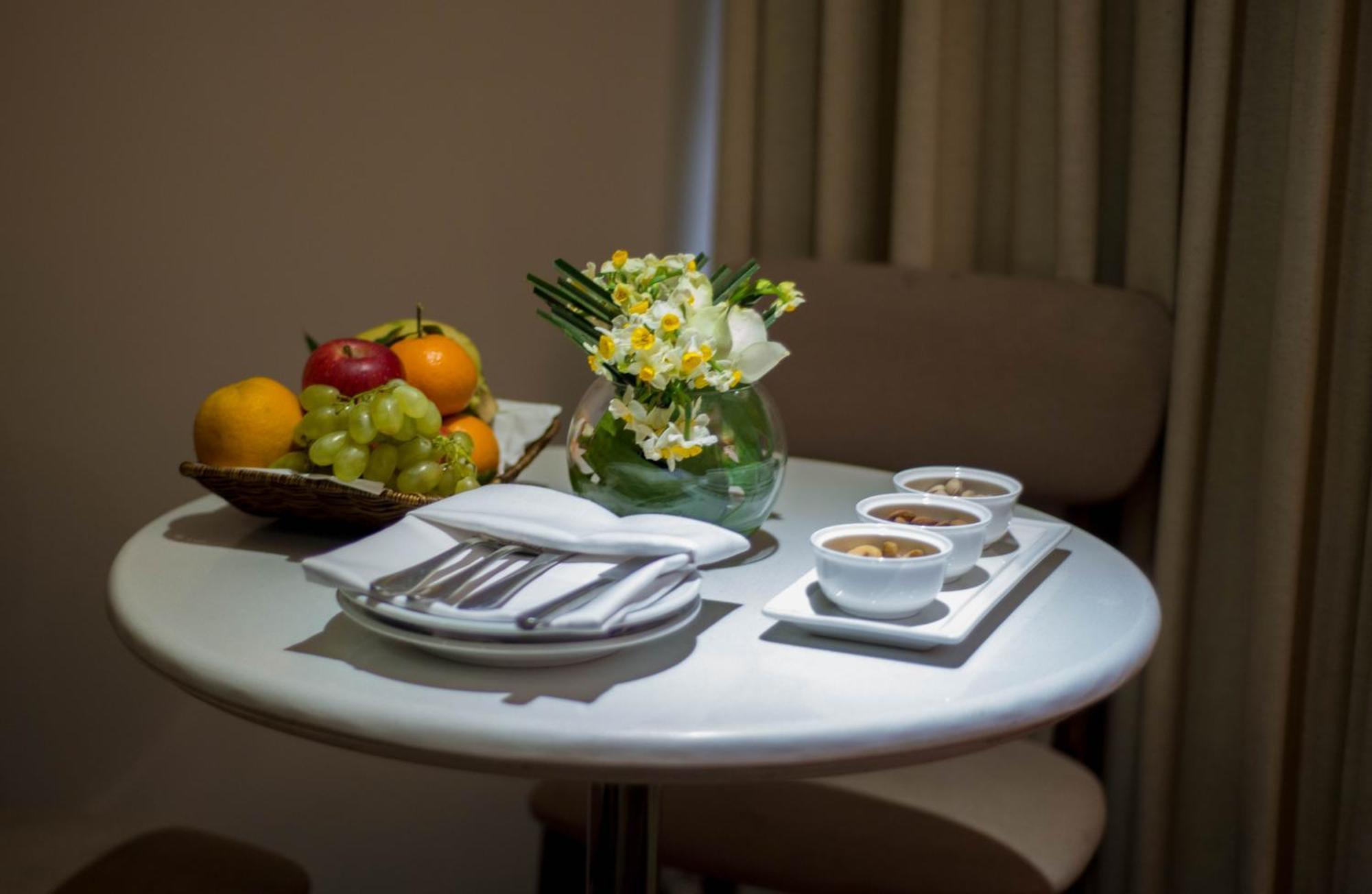 Hotel Dgates Lahore Bagian luar foto