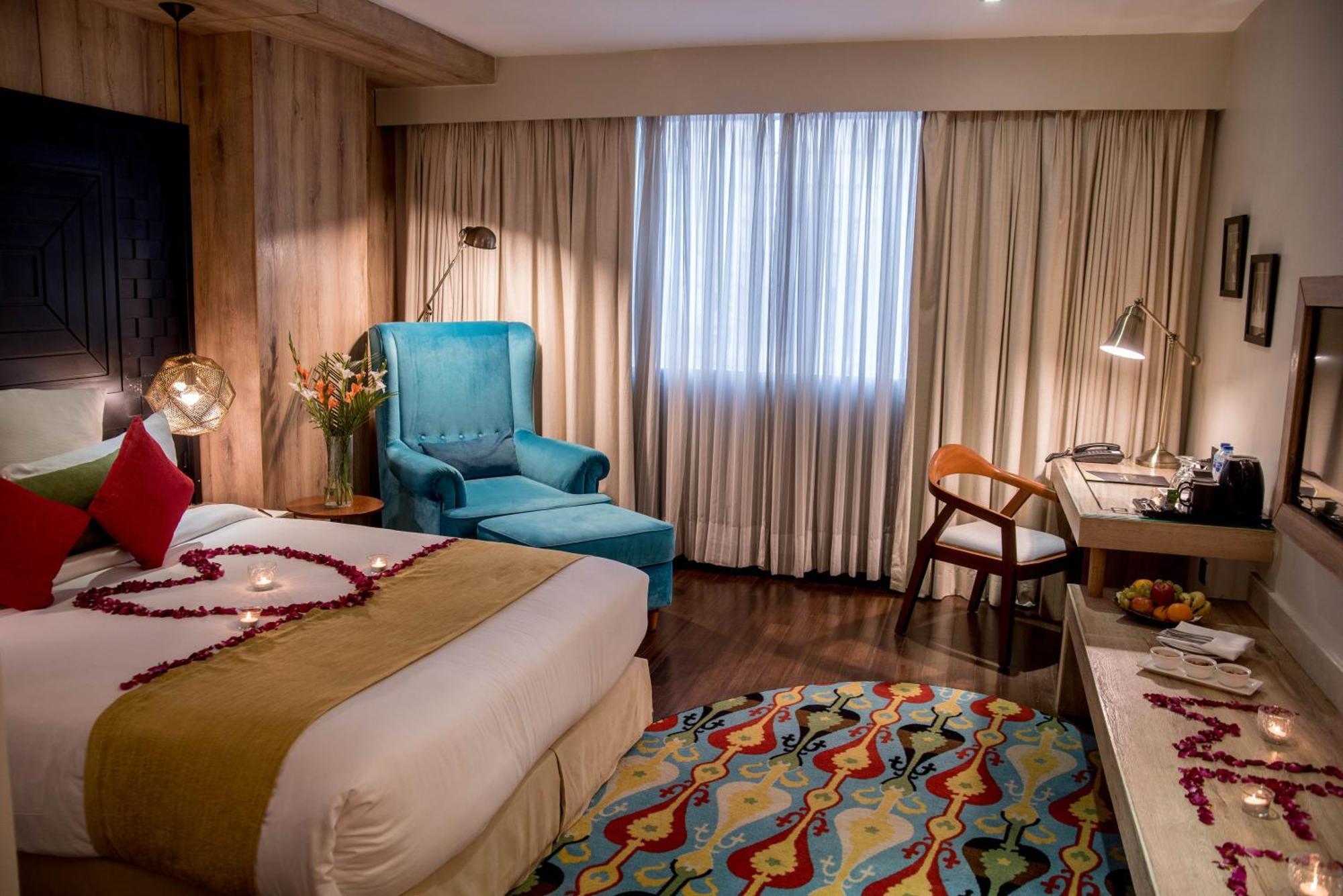 Hotel Dgates Lahore Bagian luar foto