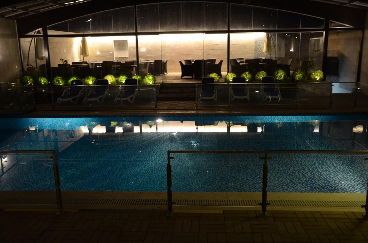 Hotel Dgates Lahore Bagian luar foto