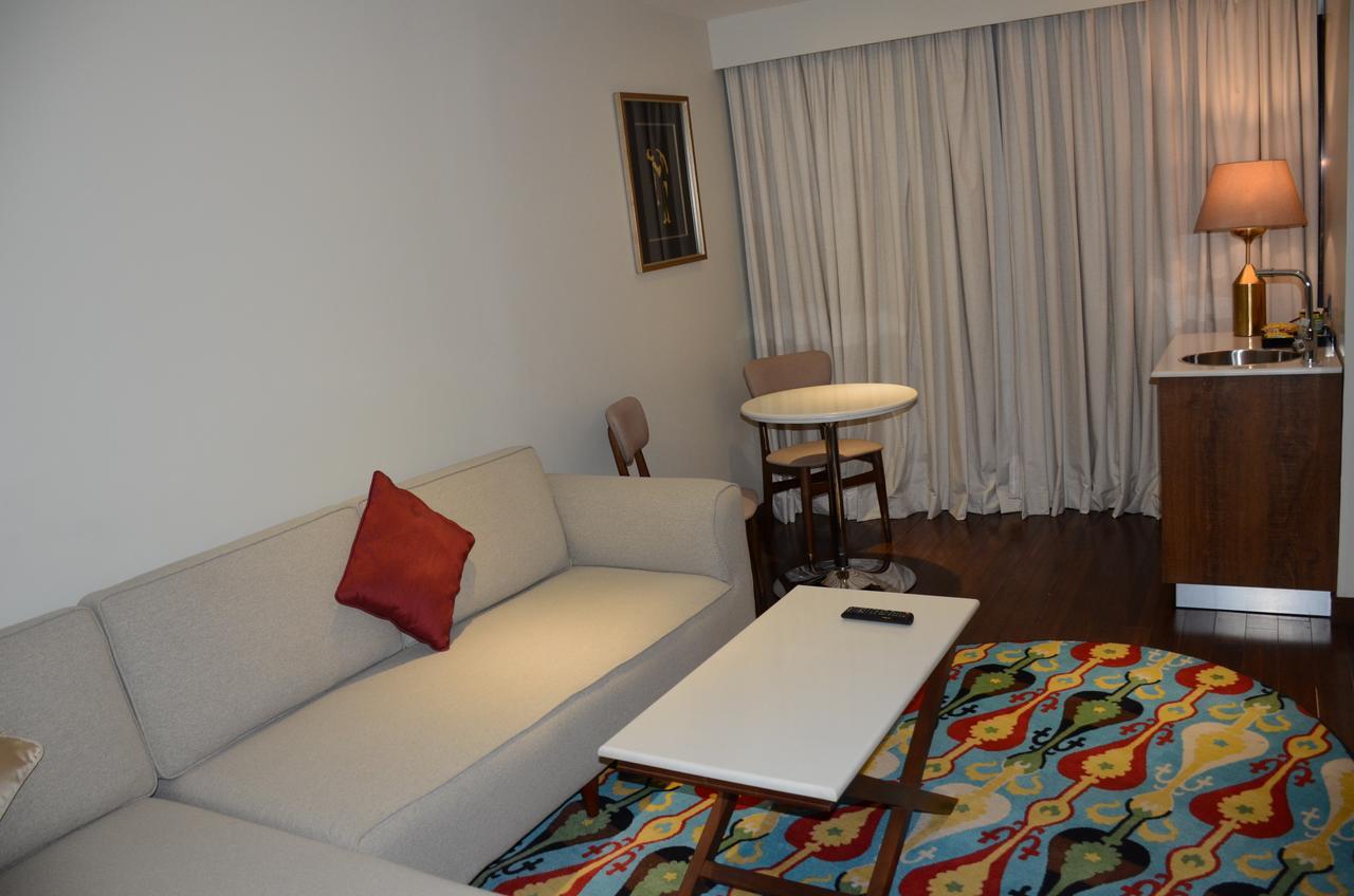 Hotel Dgates Lahore Bagian luar foto