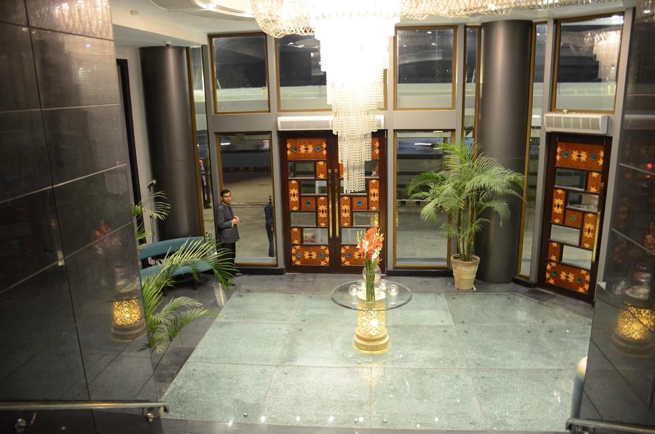 Hotel Dgates Lahore Bagian luar foto