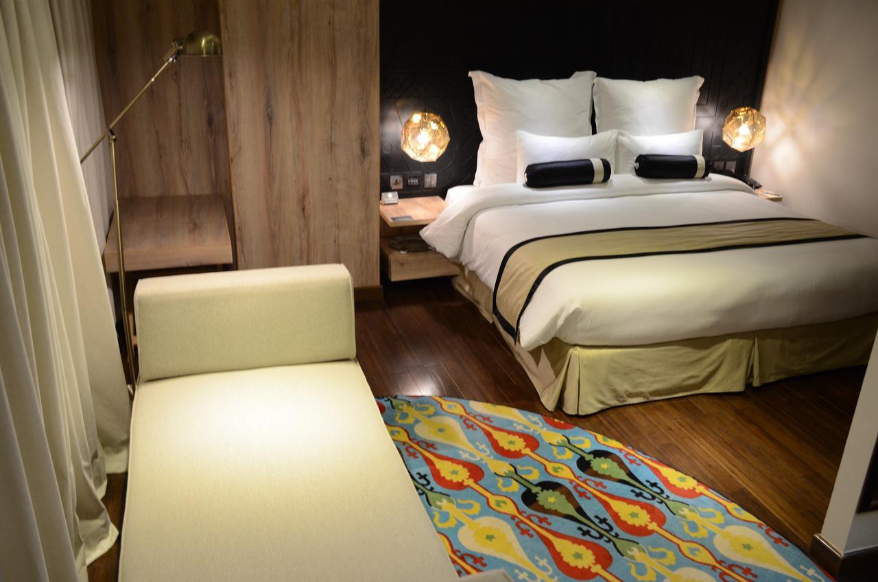 Hotel Dgates Lahore Bagian luar foto