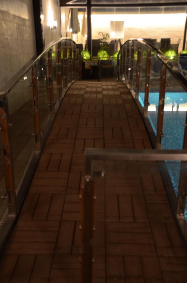 Hotel Dgates Lahore Bagian luar foto