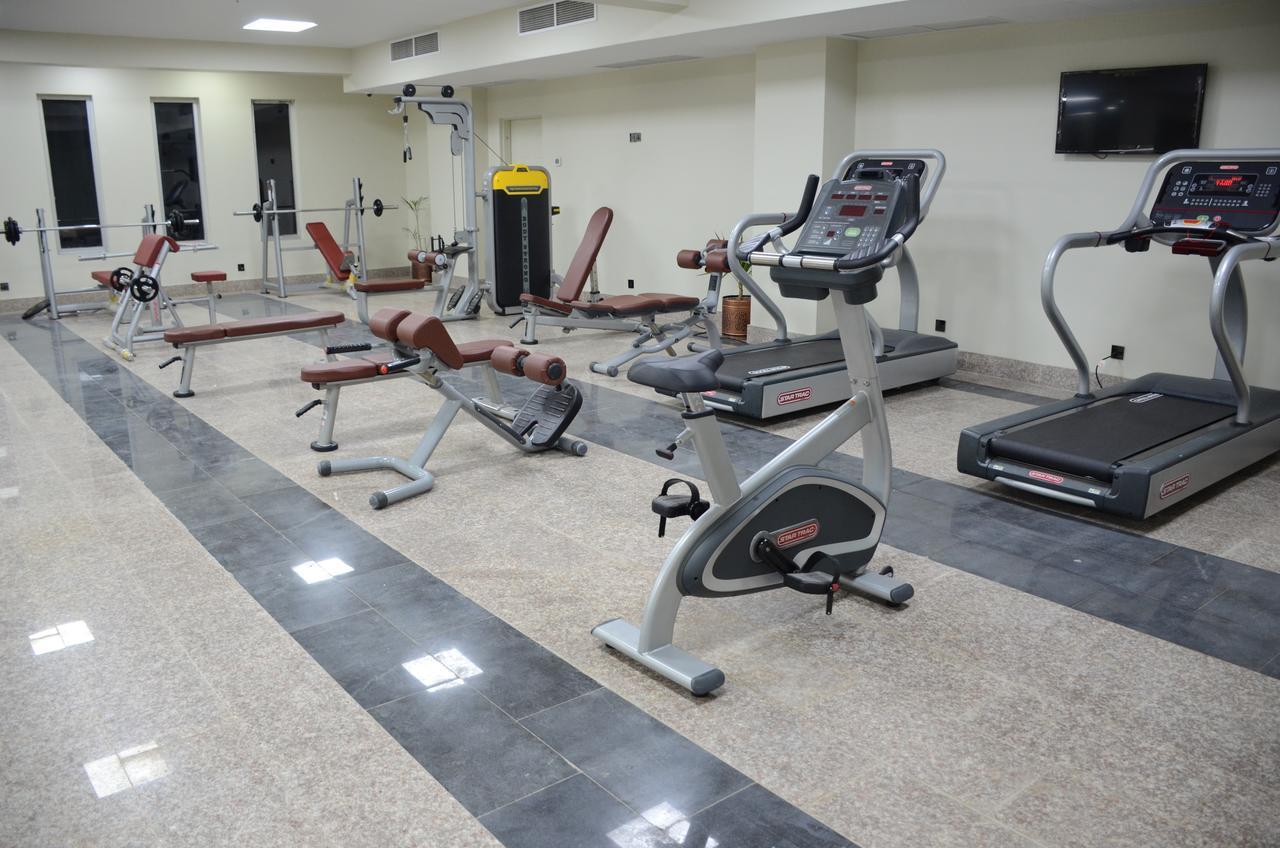 Hotel Dgates Lahore Bagian luar foto